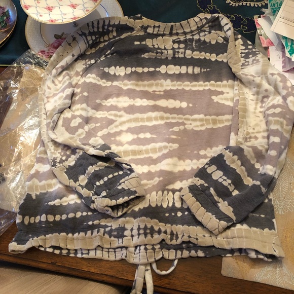 YFB by Young Fabulous & Broke Tie Dye Sweatshirt nwt - Picture 7 of 7